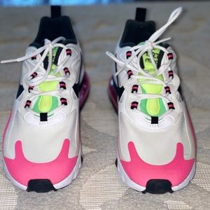 Nike Women’s Air Max React 270 Size 8
